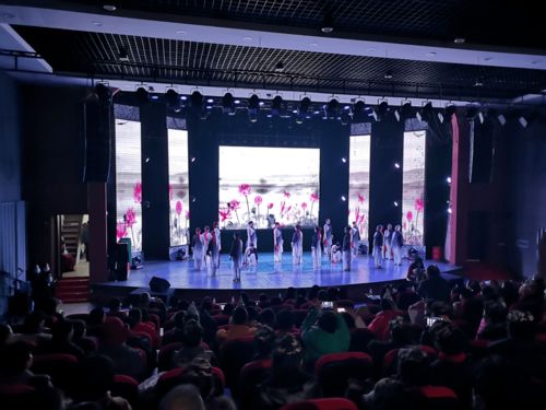 第四十三期“百姓大舞臺(tái)”文藝演出在赤水市文化館圓滿(mǎn)舉行——群眾文化共繪紛呈圖景